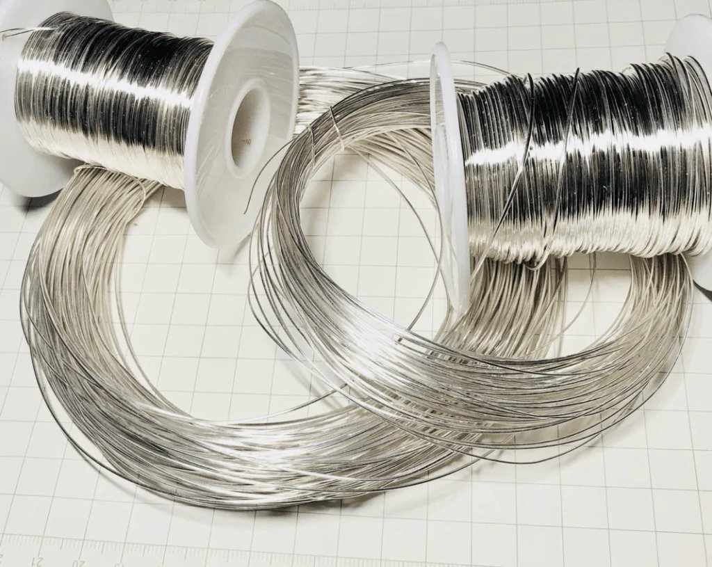 Silver & Gold Threads Image